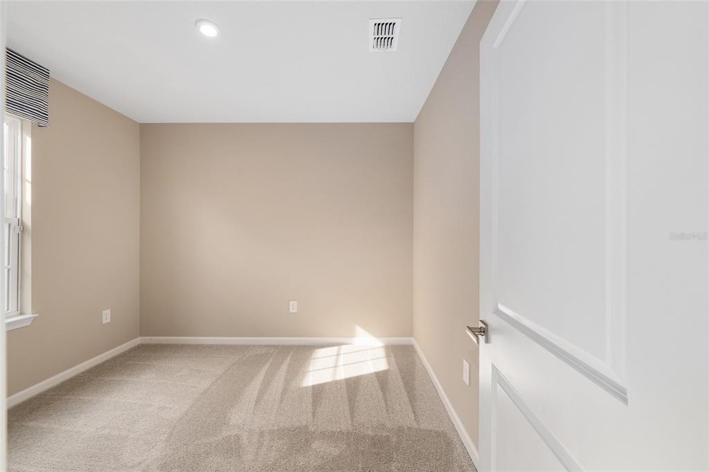 1183 Turtle Is Road Lady Lake, FL 32159 - Photo 30 of 39 a view of an empty room