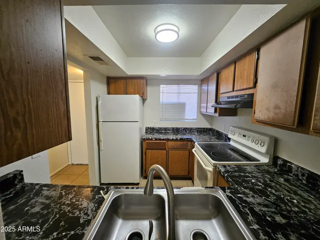 $995 | 2801 East Monte Cristo Avenue, Unit 103, Phoenix, AZ 85032