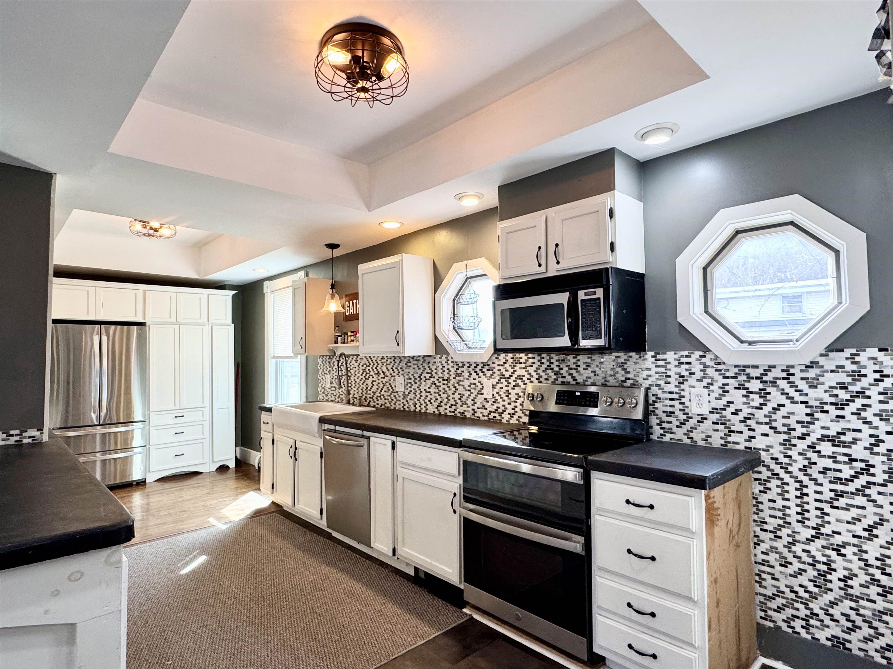 35 School Street Rockingham, VT 05101 - Photo 4 of 37