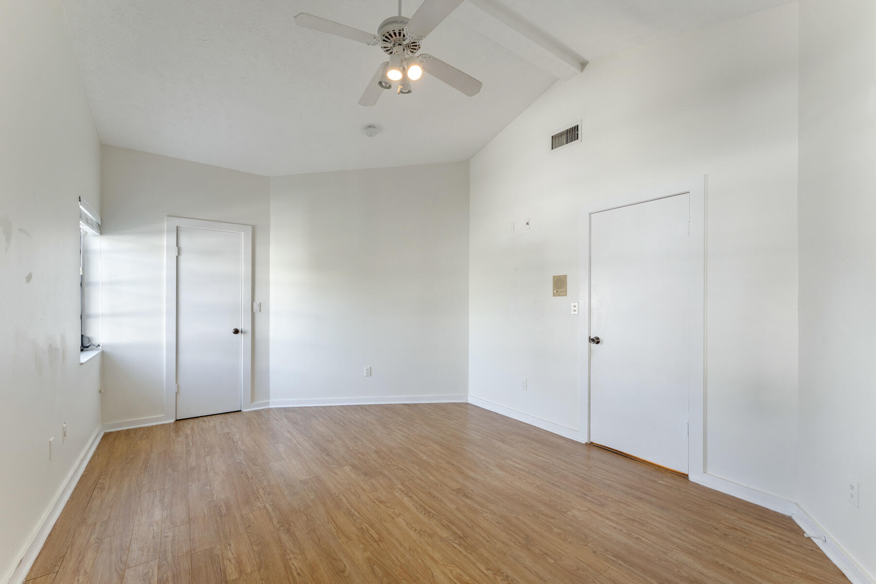 184 Bahama Avenue Key Largo, FL 33037 - Photo 28 of 72 Upstairs Ensuite