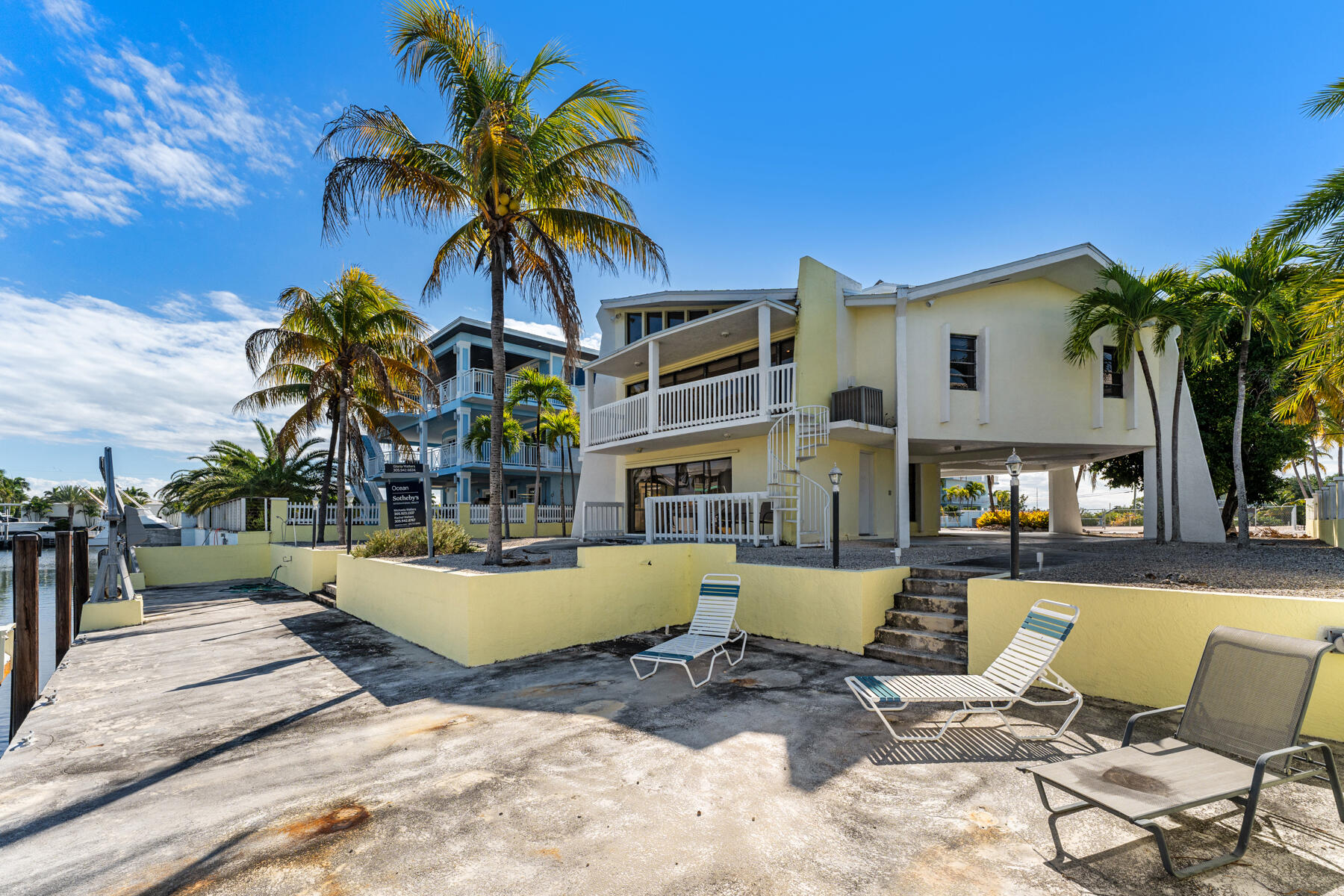 184 Bahama Avenue Key Largo, FL 33037 - Photo 7 of 72 Backyard
