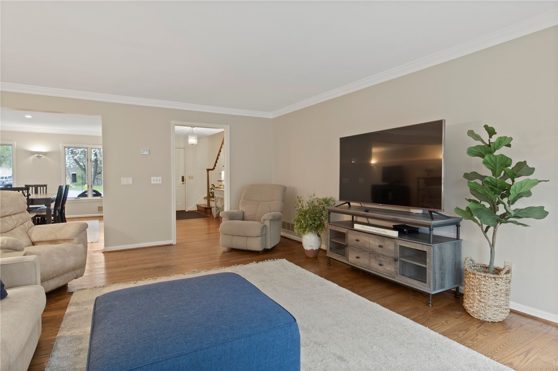 9 Falls View Lane Penfield, NY 14625 - Photo 13 of 46