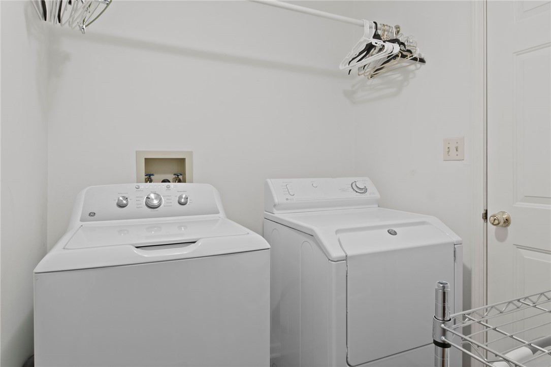 9 Falls View Lane Penfield, NY 14625 - Photo 25 of 46