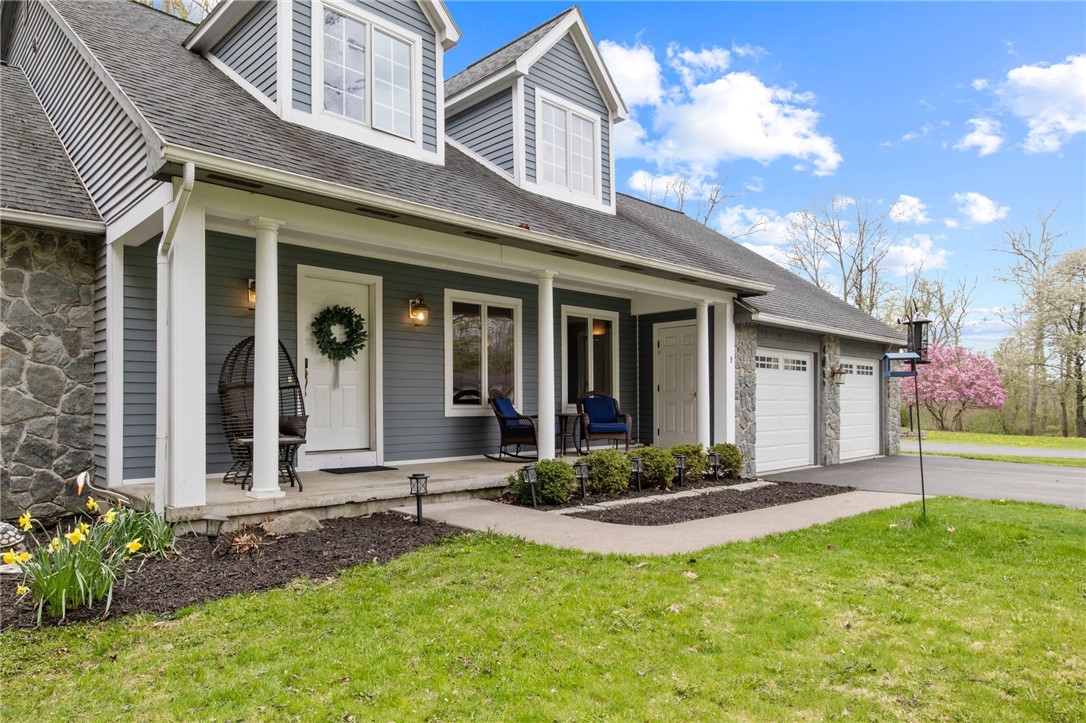 9 Falls View Lane Penfield, NY 14625 - Photo 3 of 46