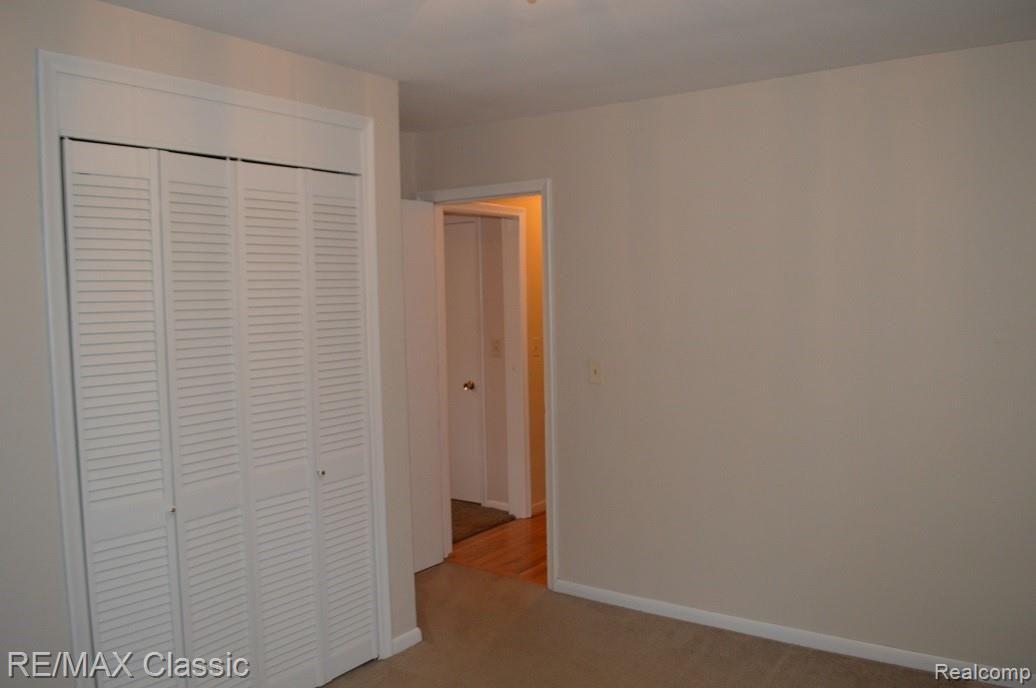 24720 Farmington Road Farmington, MI 48336 - Photo 14 of 30 Br #2