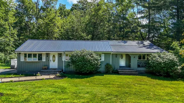 $555,000 | 10 Appaloosa Avenue, Pelham, NH 03076