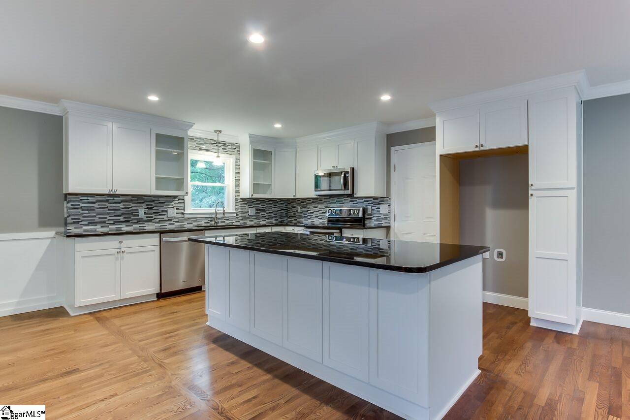 500 Rollingreen Road Greenville, SC 29615 - Photo 11 of 29 Gallery Image 11