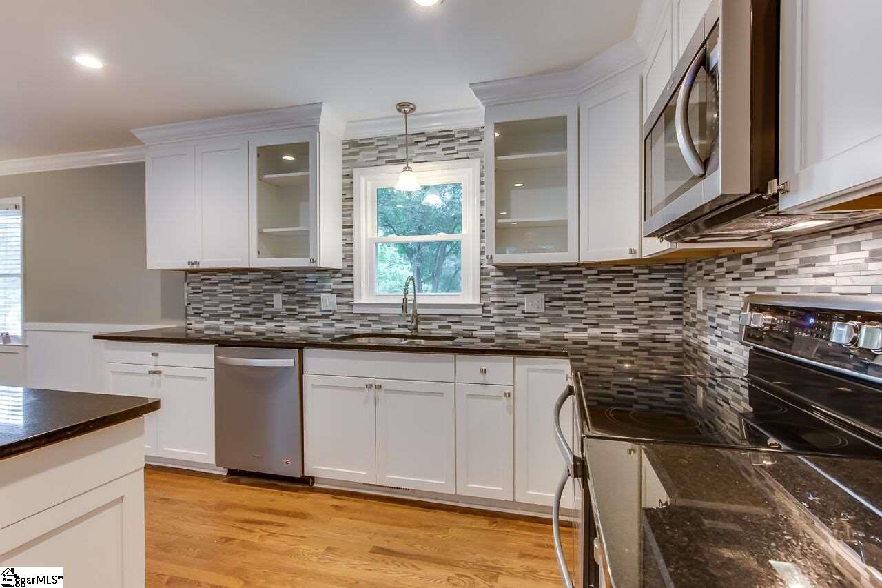 500 Rollingreen Road Greenville, SC 29615 - Photo 4 of 29 Gallery Image 4