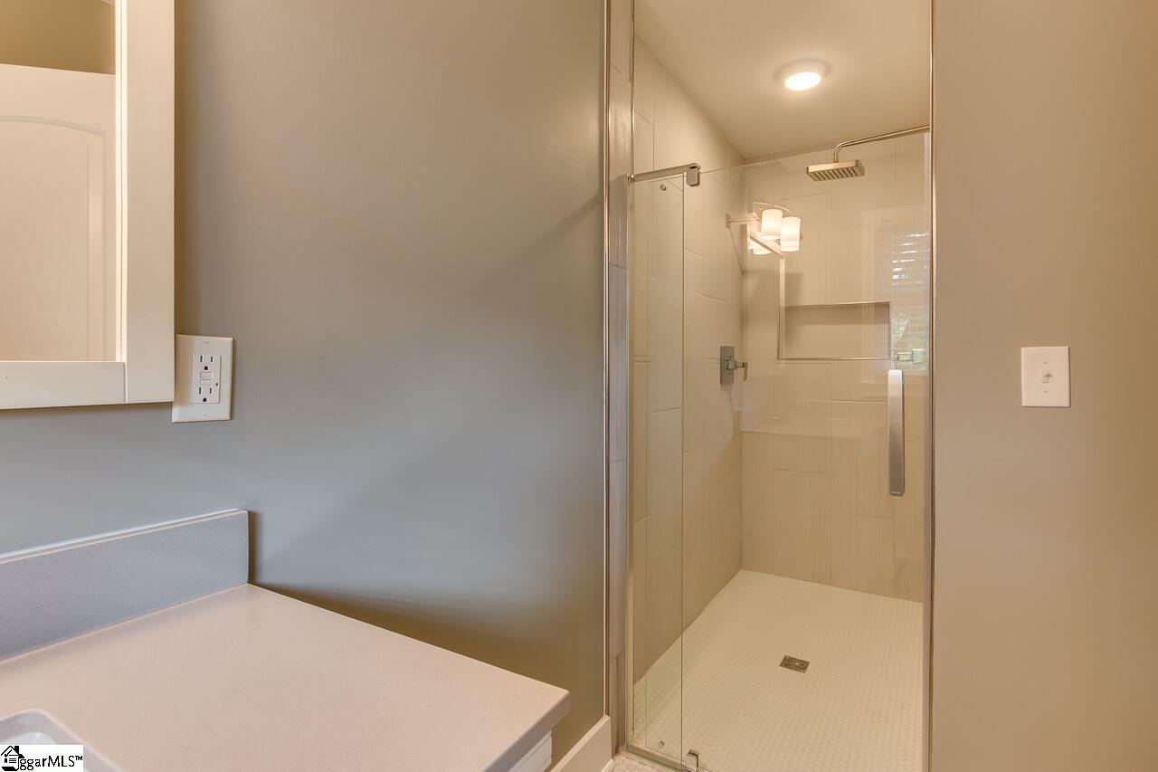 500 Rollingreen Road Greenville, SC 29615 - Photo 6 of 29 Gallery Image 6