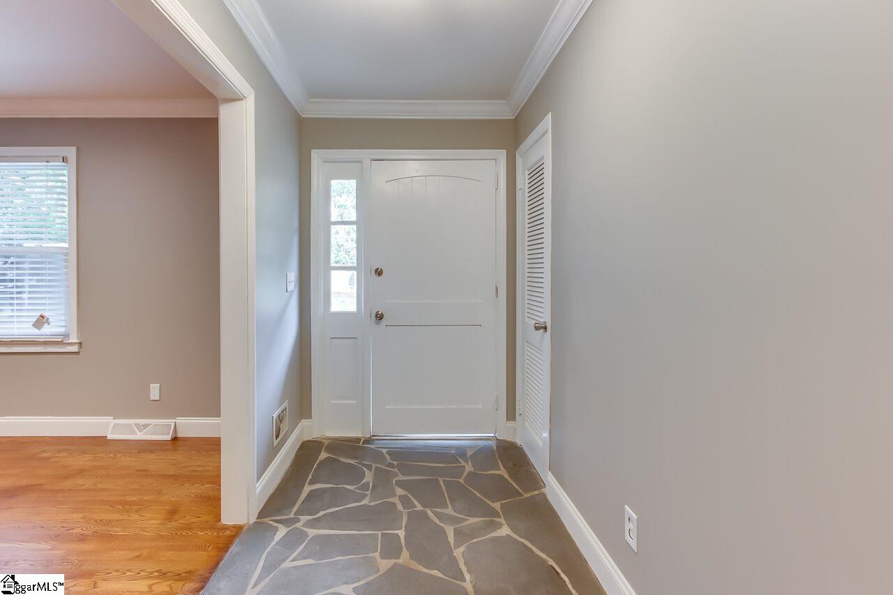 500 Rollingreen Road Greenville, SC 29615 - Photo 7 of 29 Gallery Image 7