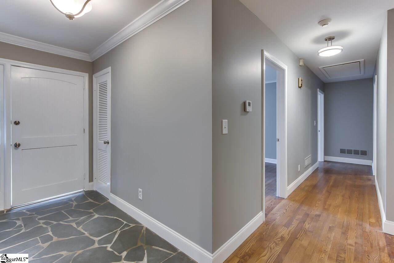 500 Rollingreen Road Greenville, SC 29615 - Photo 8 of 29 Gallery Image 8