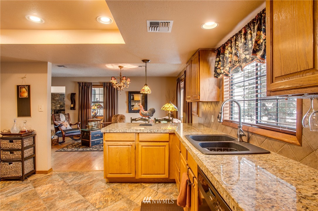 3700 West Malaga Road Malaga, WA 98828 - Photo 4 of 25 Gallery Image 4