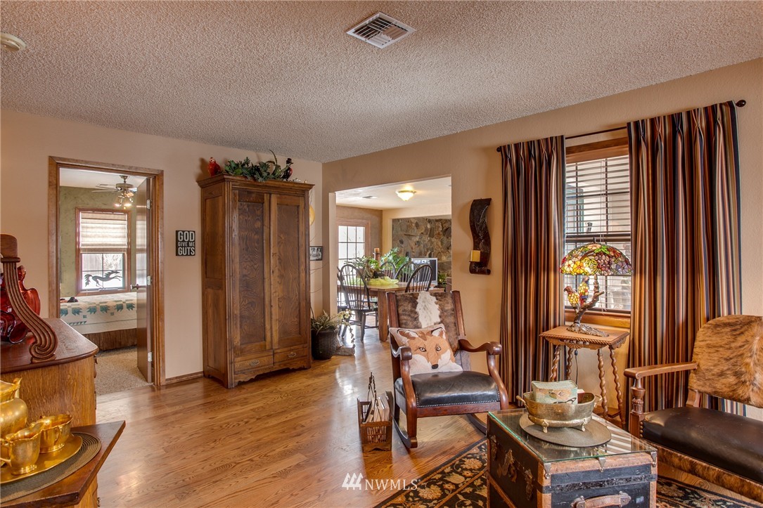 3700 West Malaga Road Malaga, WA 98828 - Photo 6 of 25 Gallery Image 6