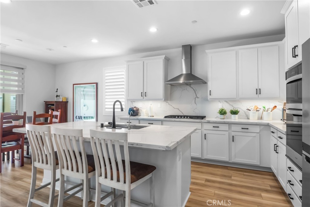 12939 Big Valley Court Riverside, CA 92503 - Photo 8 of 21 Kitchen