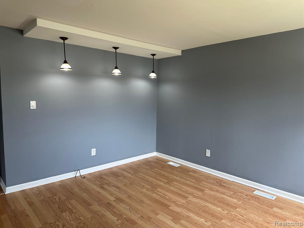 19175 Inkster Road Livonia, MI 48152 - Photo 10 of 49