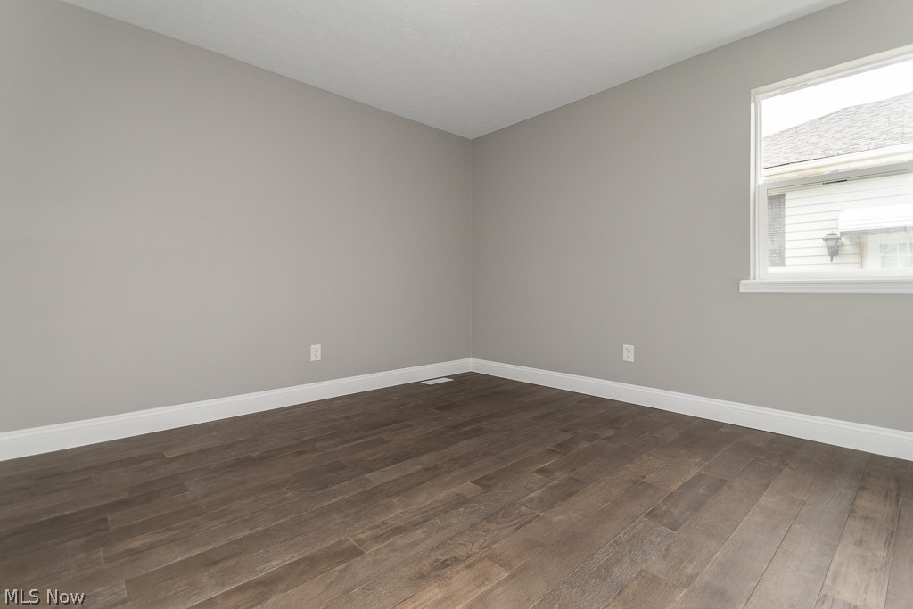 9421 Alexander Road Garfield Heights, OH 44125 - Photo 15 of 24