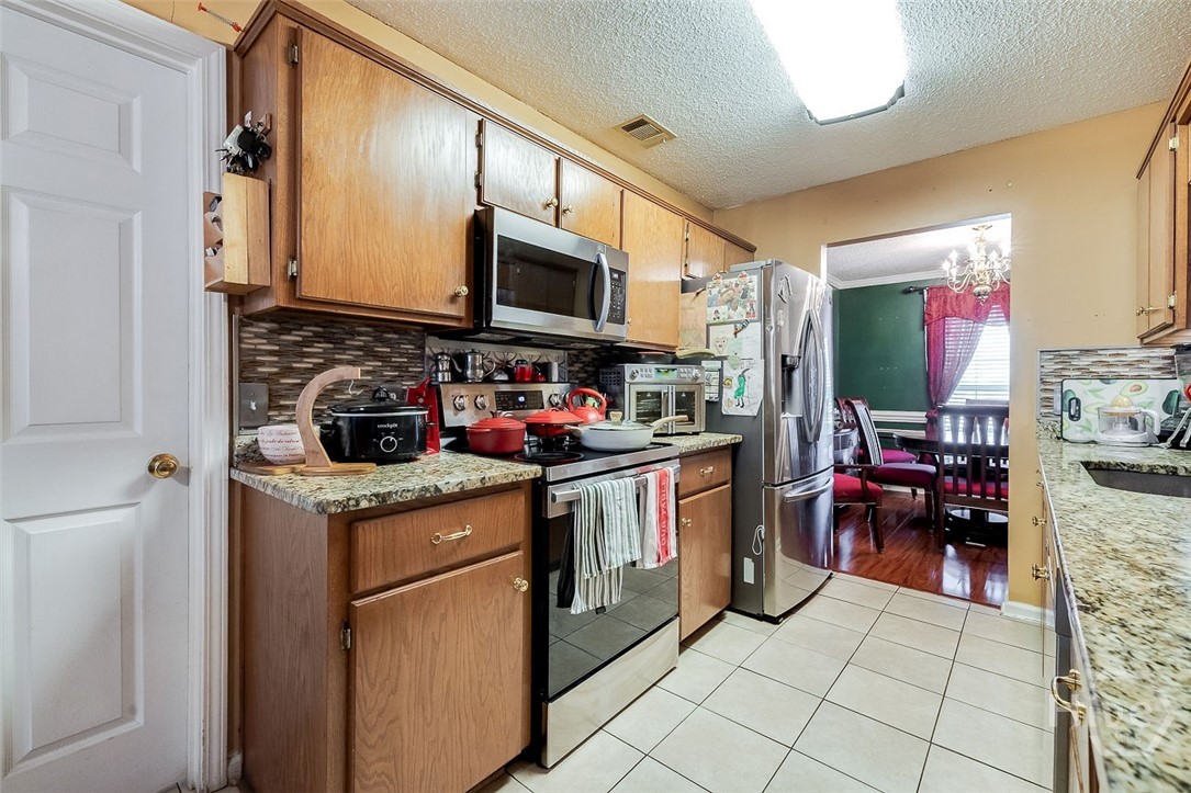 103 West Tisbury Lane Pooler, GA 31322 - Photo 12 of 40 Kitchen