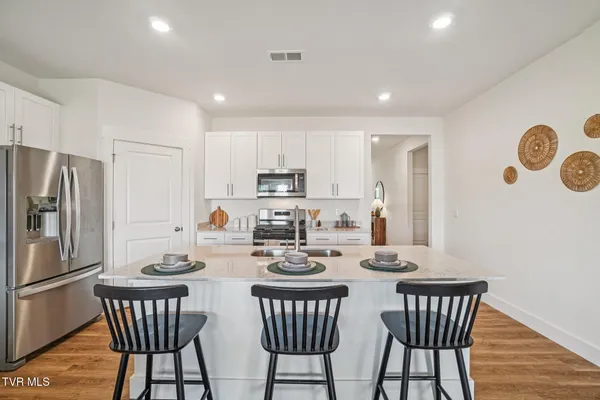 $362,375 | 206 Artist Avenue, Johnson City, TN 37615