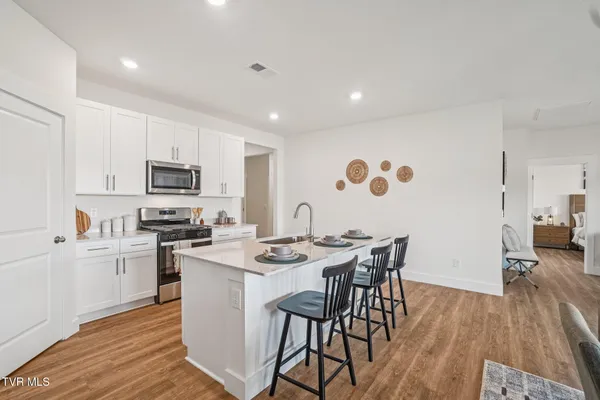 $362,375 | 206 Artist Avenue, Johnson City, TN 37615