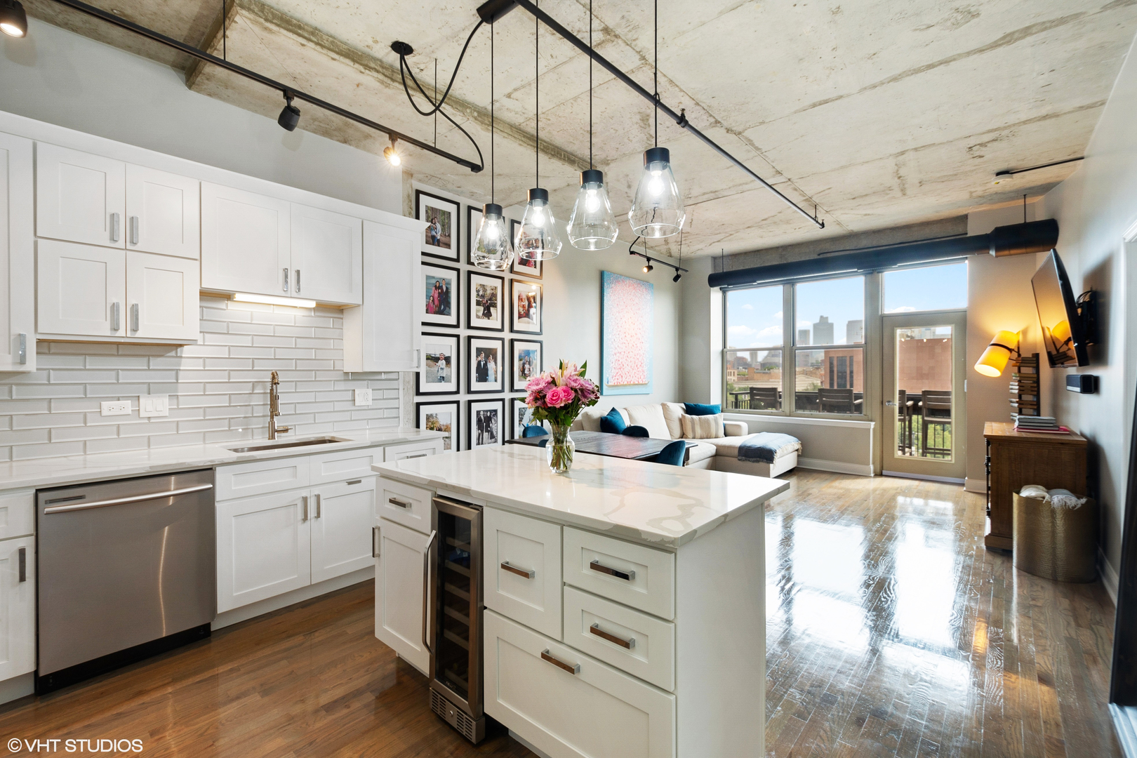 6 South Laflin Street, Unit 510 Chicago, IL 60607 - Photo 2 of 14