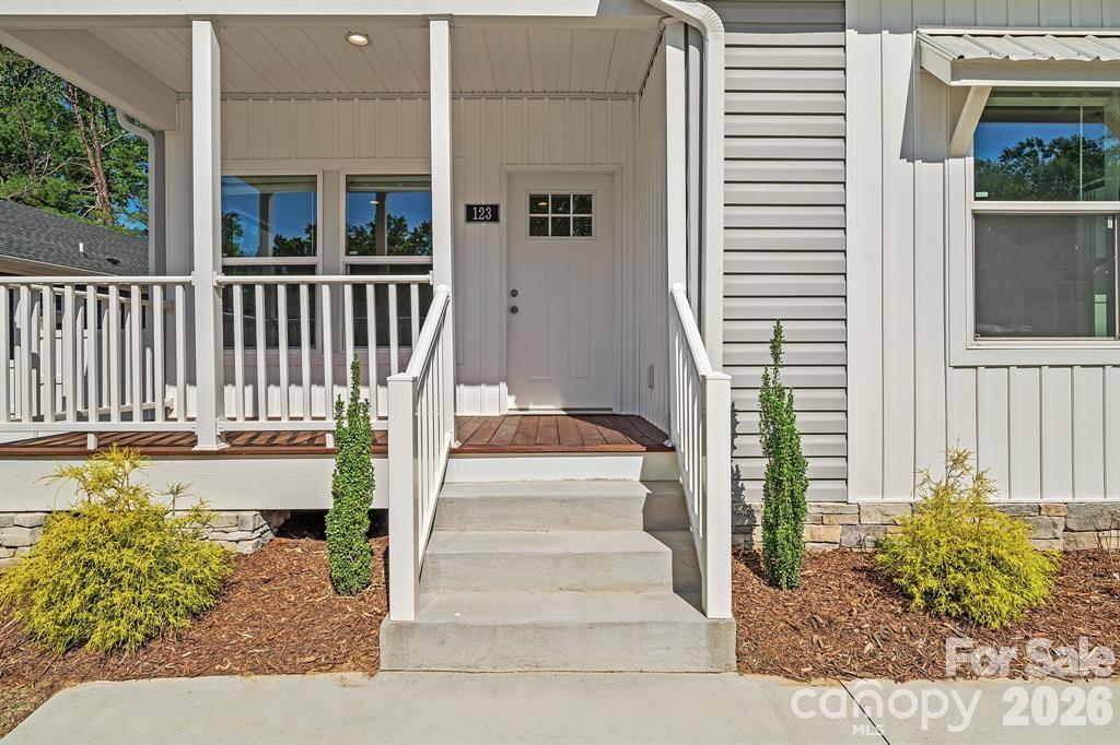 124 Bellamy Road Asheville, NC 28806 - Photo 2 of 23