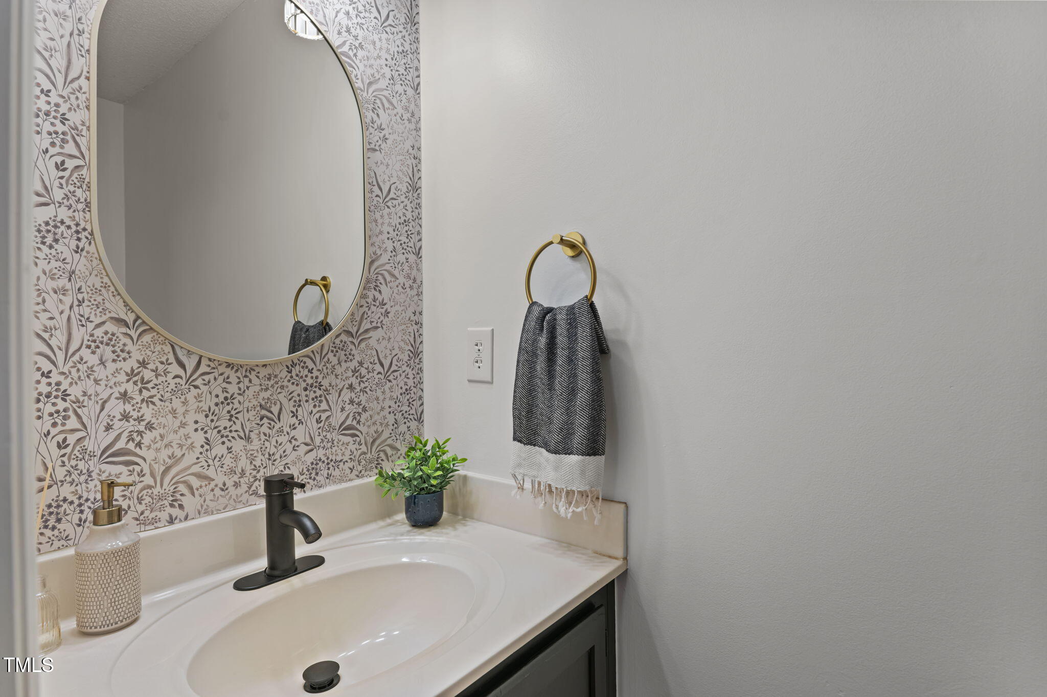 12005 North Exeter Way Raleigh, NC 27613 - Photo 26 of 38 Half Bath