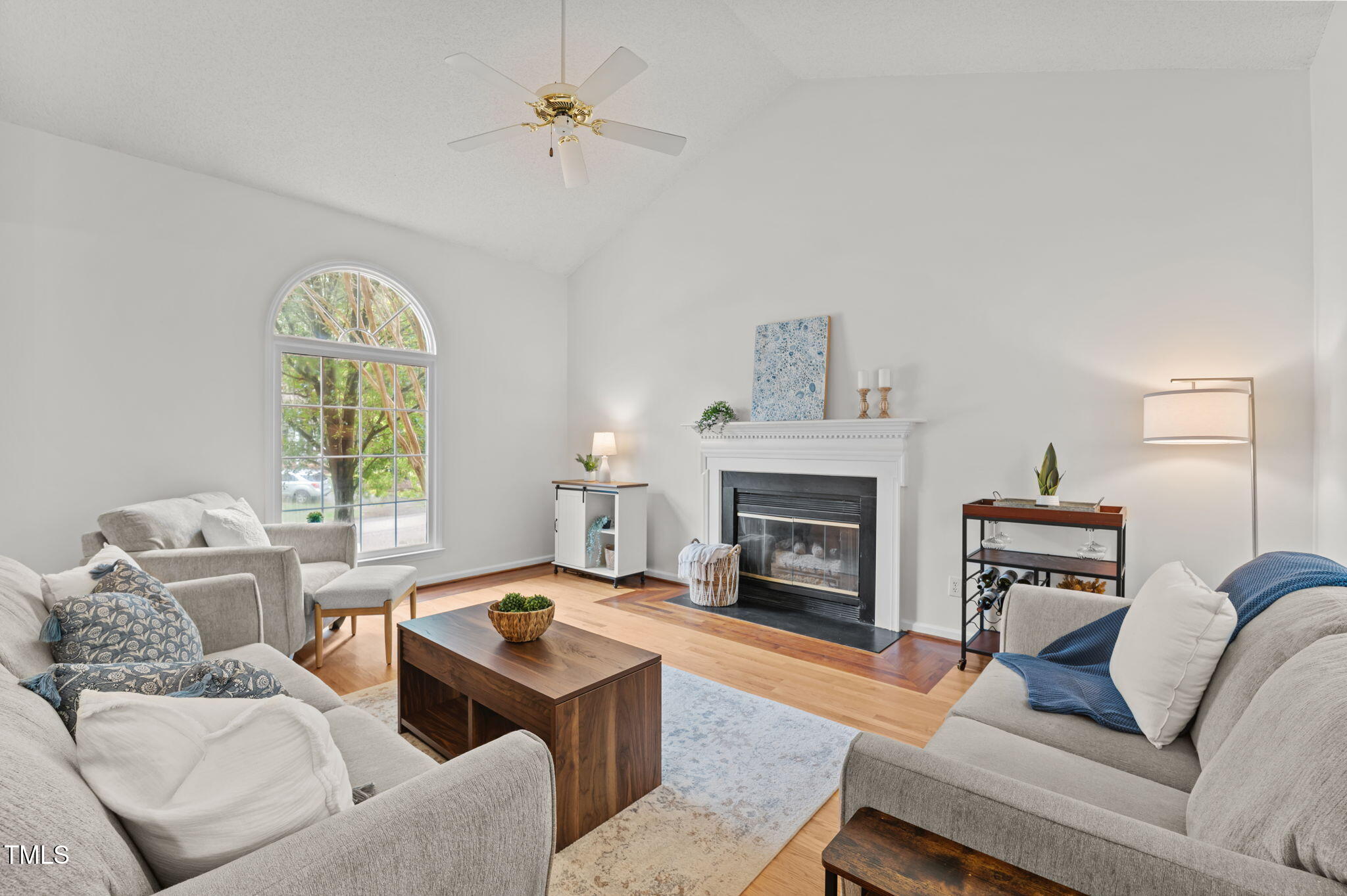 12005 North Exeter Way Raleigh, NC 27613 - Photo 4 of 38 Living Room