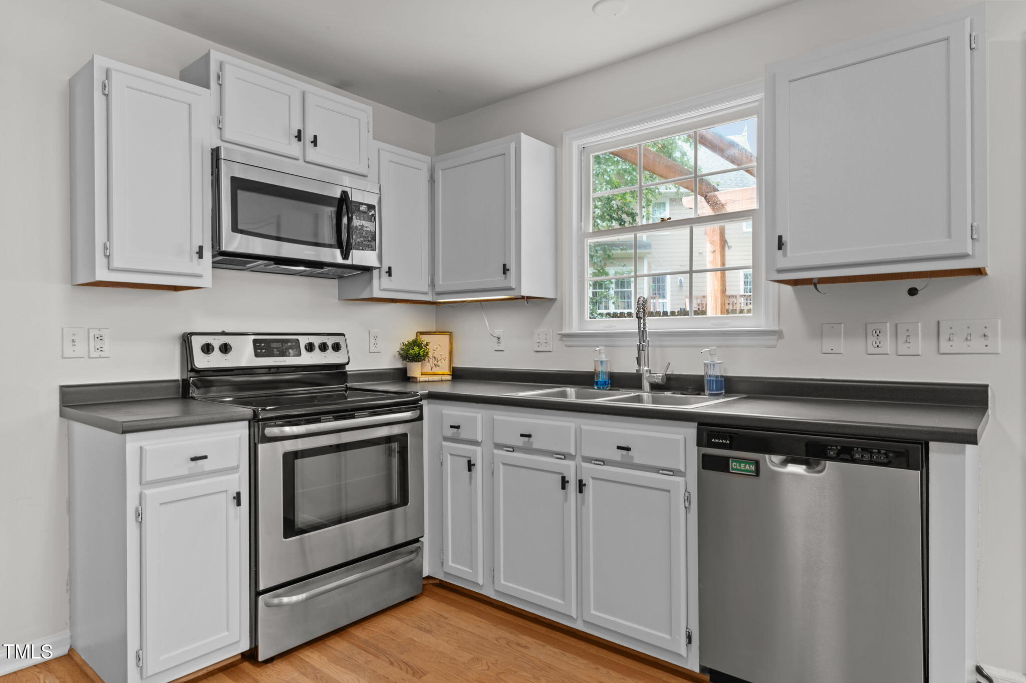 12005 North Exeter Way Raleigh, NC 27613 - Photo 9 of 38 Kitchen