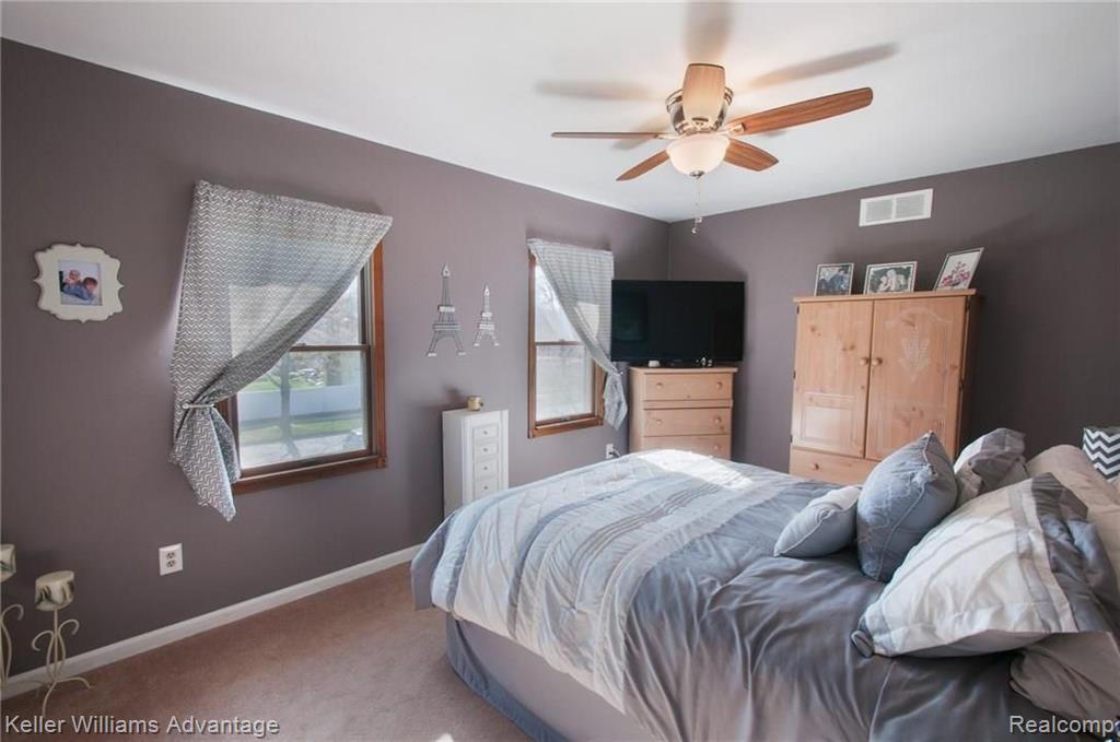14466 Riverside Street Livonia, MI 48154 - Photo 21 of 44 Gallery Image 21