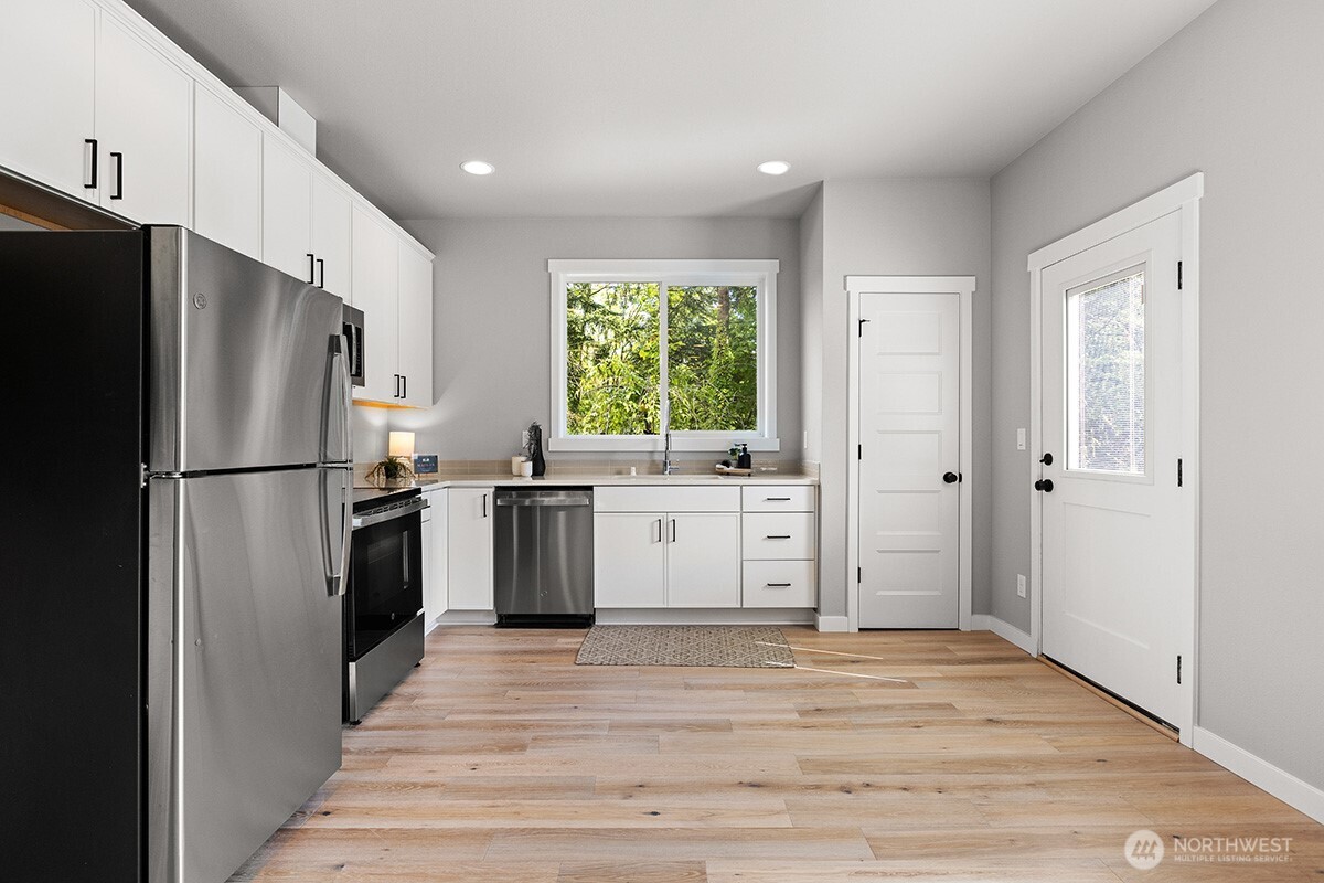 7907 South 132nd Street Seattle, WA 98178 - Photo 29 of 40