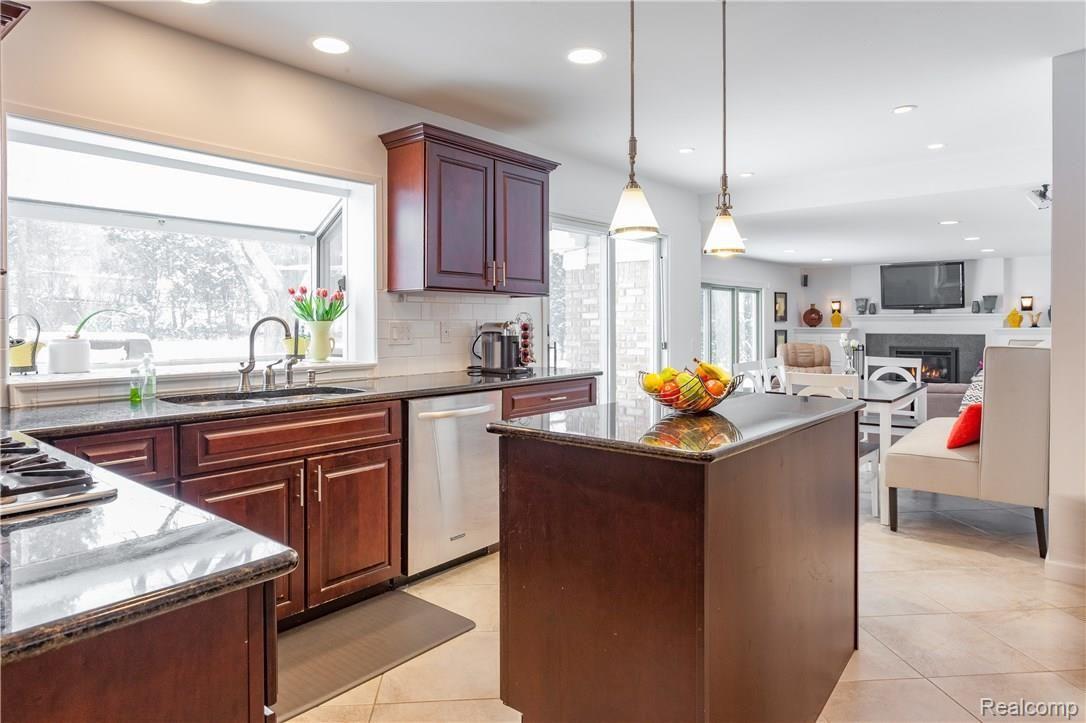 4275 Wendell Road West Bloomfield, MI 48323 - Photo 15 of 25 IMG_4489.jpg