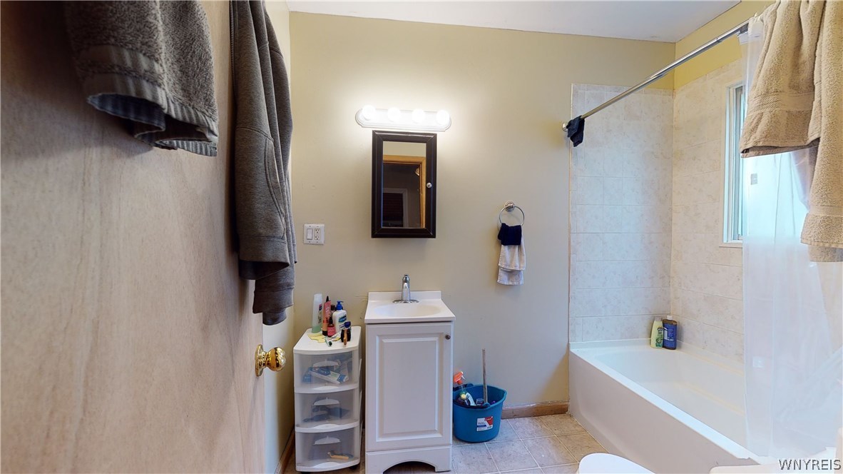 52 Locust Street Buffalo, NY 14204 - Photo 16 of 46