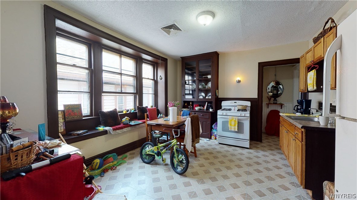 52 Locust Street Buffalo, NY 14204 - Photo 19 of 46