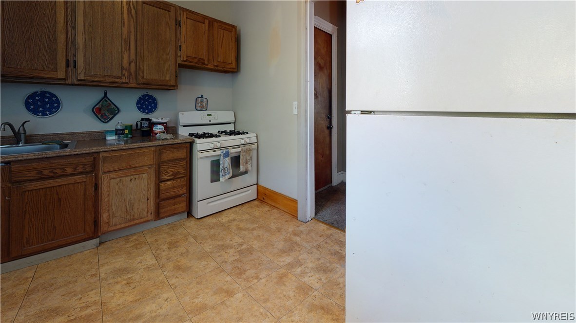 52 Locust Street Buffalo, NY 14204 - Photo 26 of 46