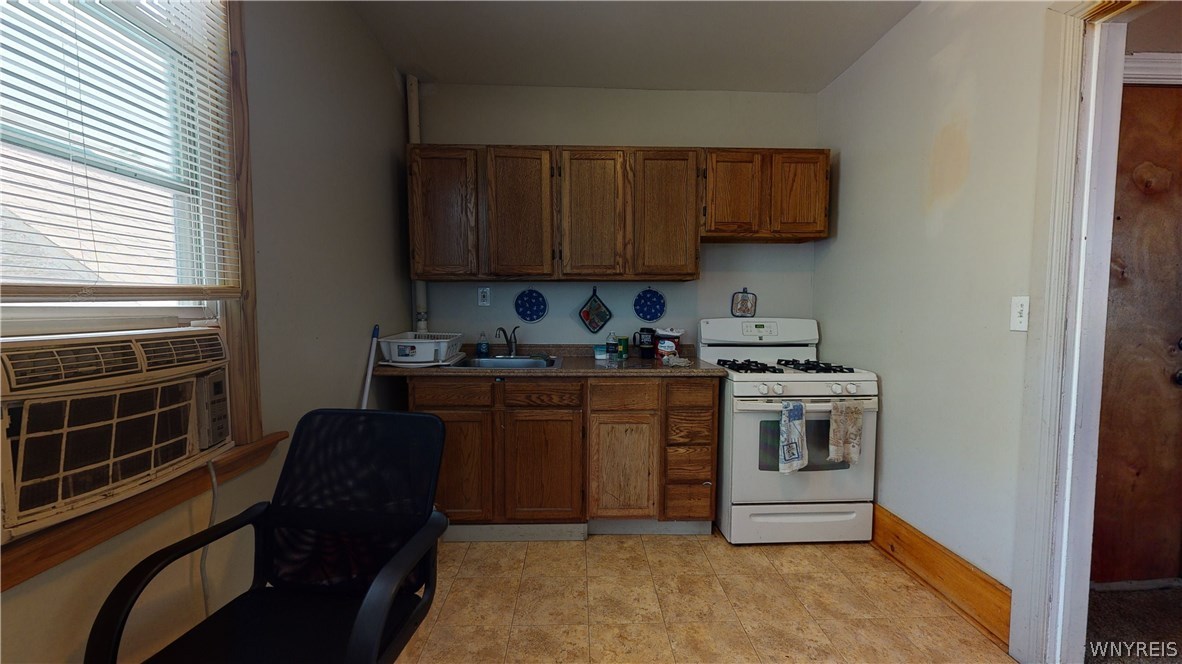 52 Locust Street Buffalo, NY 14204 - Photo 27 of 46