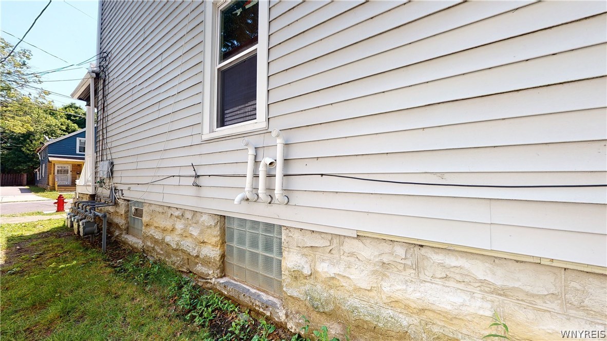 52 Locust Street Buffalo, NY 14204 - Photo 8 of 46