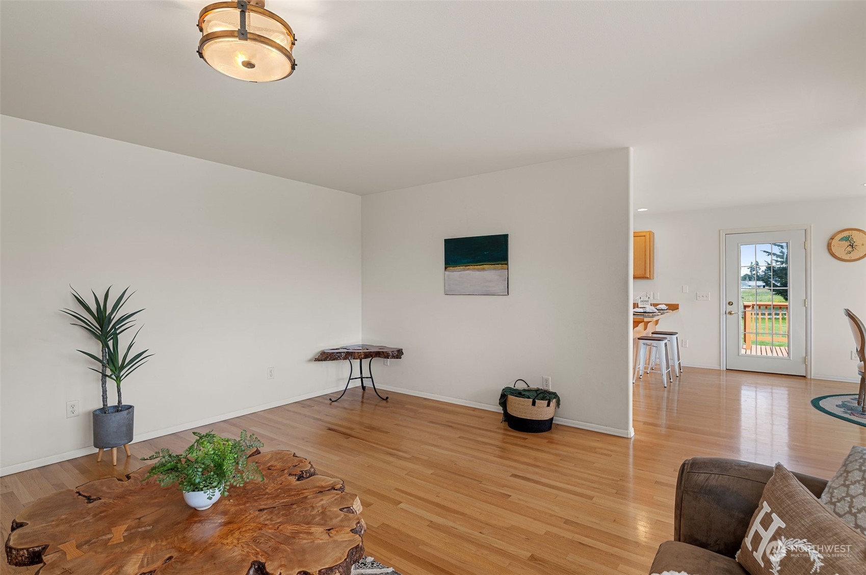 600 North Priest Road Sequim, WA 98382 - Photo 23 of 40 a living room with furniture