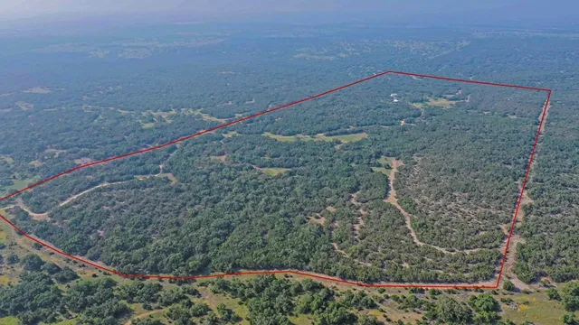 $1,350,000 | 419 Yellowstone Lane, Hunt, TX 78024