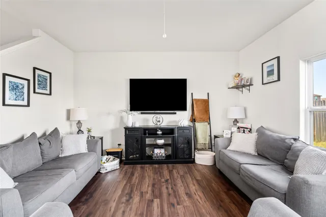 $285,000 | 2011 Beach Bluff Road, Rosenberg, TX 77469