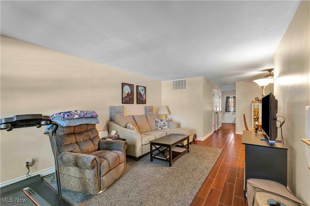 20187 Grannis Road Cleveland, OH 44126 - Photo 11 of 23 Gallery Image 11