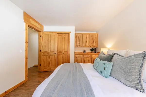 $365,000 | 11569 Snowpeak Way, Unit 651, Truckee, CA 96161