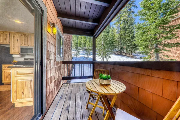 $365,000 | 11569 Snowpeak Way, Unit 651, Truckee, CA 96161