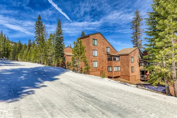 $365,000 | 11569 Snowpeak Way, Unit 651, Truckee, CA 96161