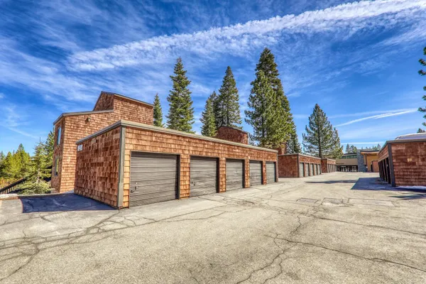 $365,000 | 11569 Snowpeak Way, Unit 651, Truckee, CA 96161
