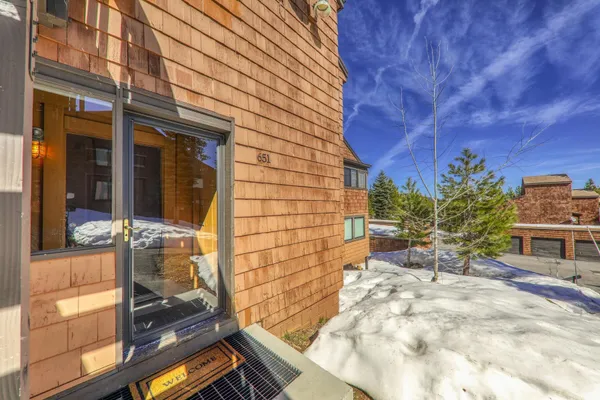 $365,000 | 11569 Snowpeak Way, Unit 651, Truckee, CA 96161