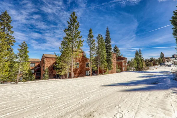 $365,000 | 11569 Snowpeak Way, Unit 651, Truckee, CA 96161