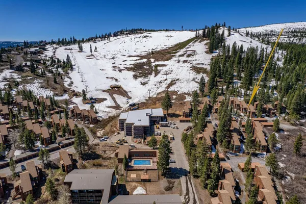 $365,000 | 11569 Snowpeak Way, Unit 651, Truckee, CA 96161