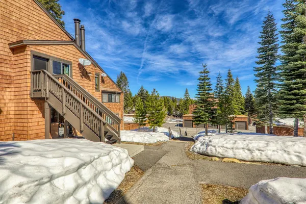 $365,000 | 11569 Snowpeak Way, Unit 651, Truckee, CA 96161