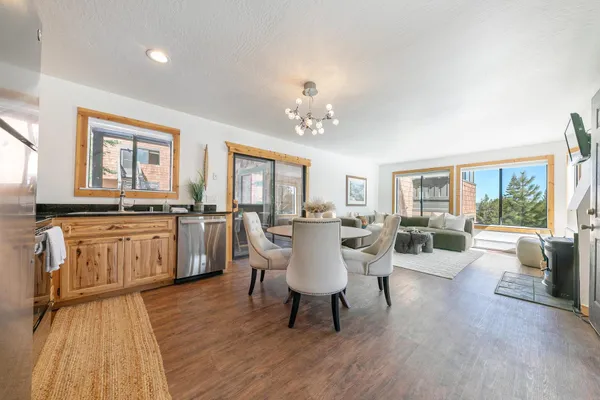 $365,000 | 11569 Snowpeak Way, Unit 651, Truckee, CA 96161