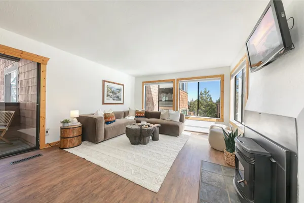 $365,000 | 11569 Snowpeak Way, Unit 651, Truckee, CA 96161